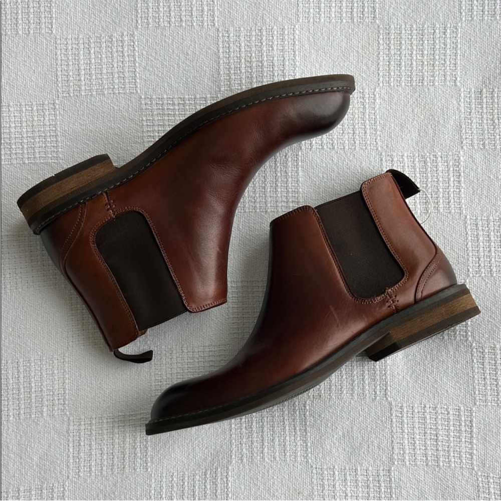 Mens Vionic Kingsley Chelsea Boot 
size 9.5